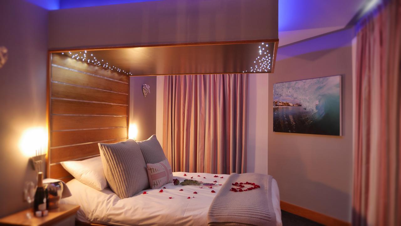 The Oceanic Luxury Aparthotel Φάλμαουθ Εξωτερικό φωτογραφία